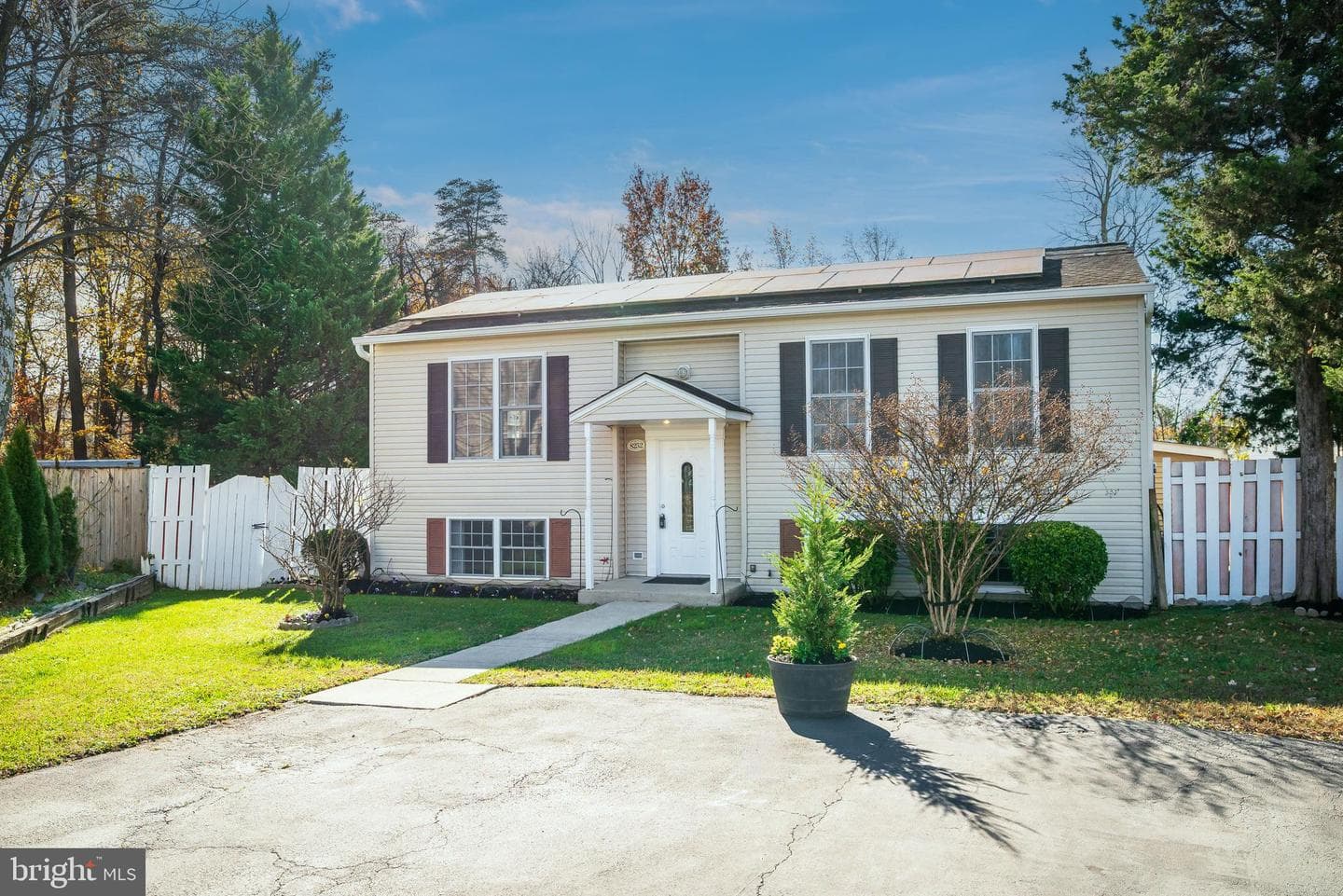 8252 Glen Court photo 4