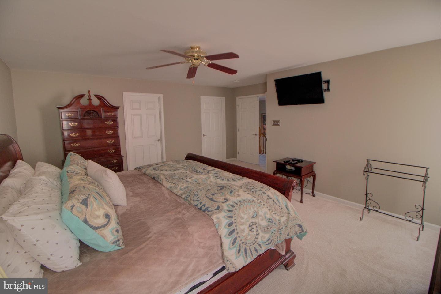 7030 Calvert Drive photo 21
