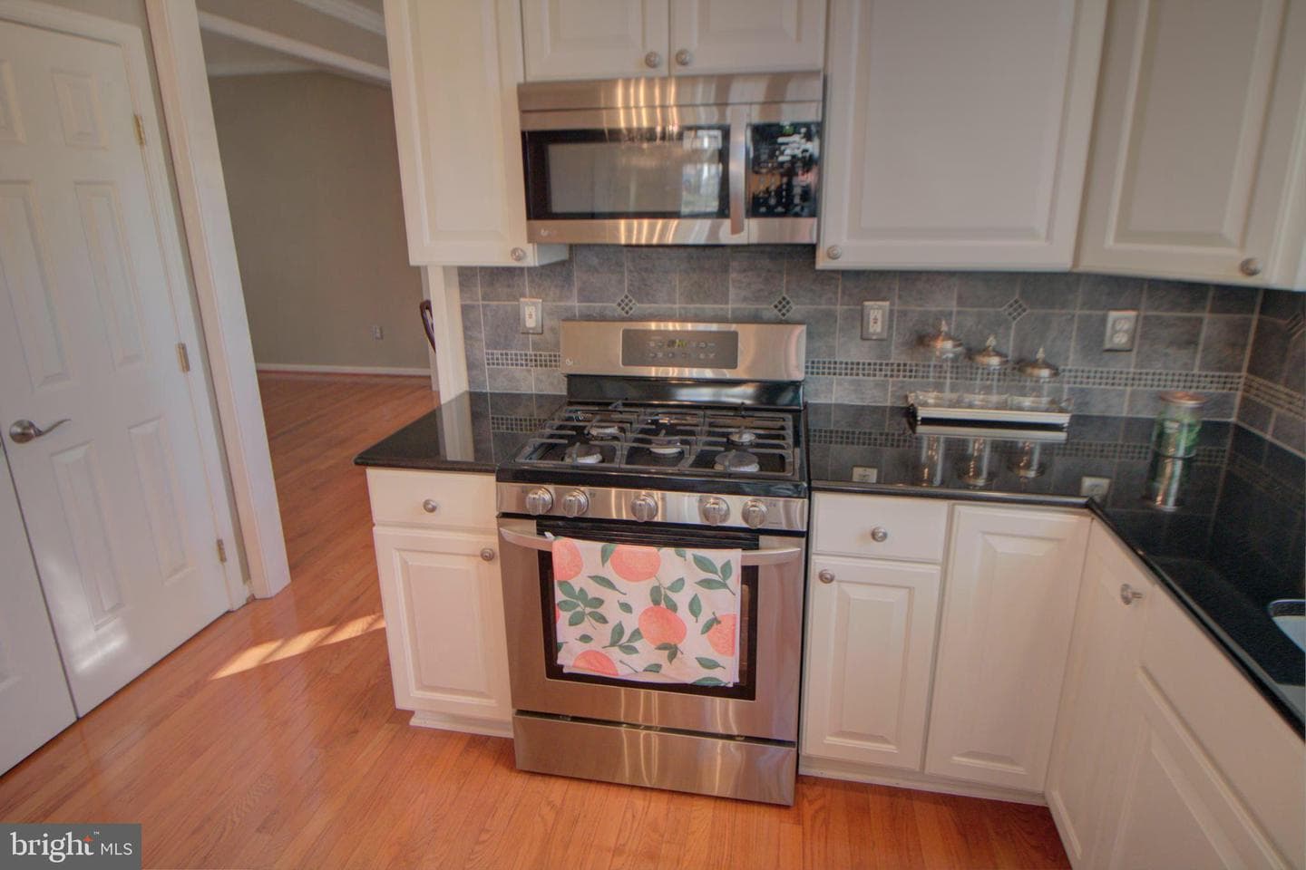 7030 Calvert Drive photo 3