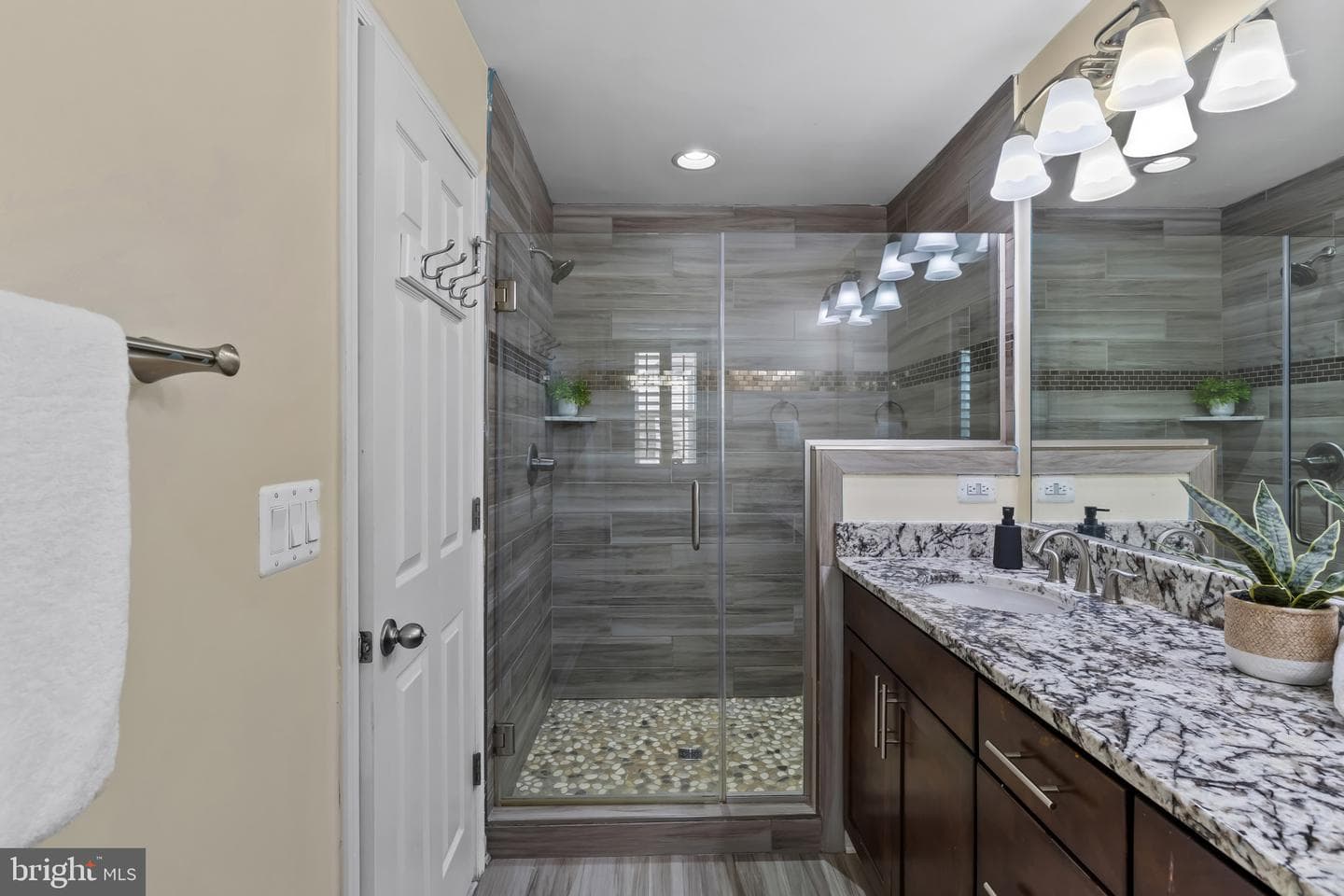 7217 Barry Lane photo 31