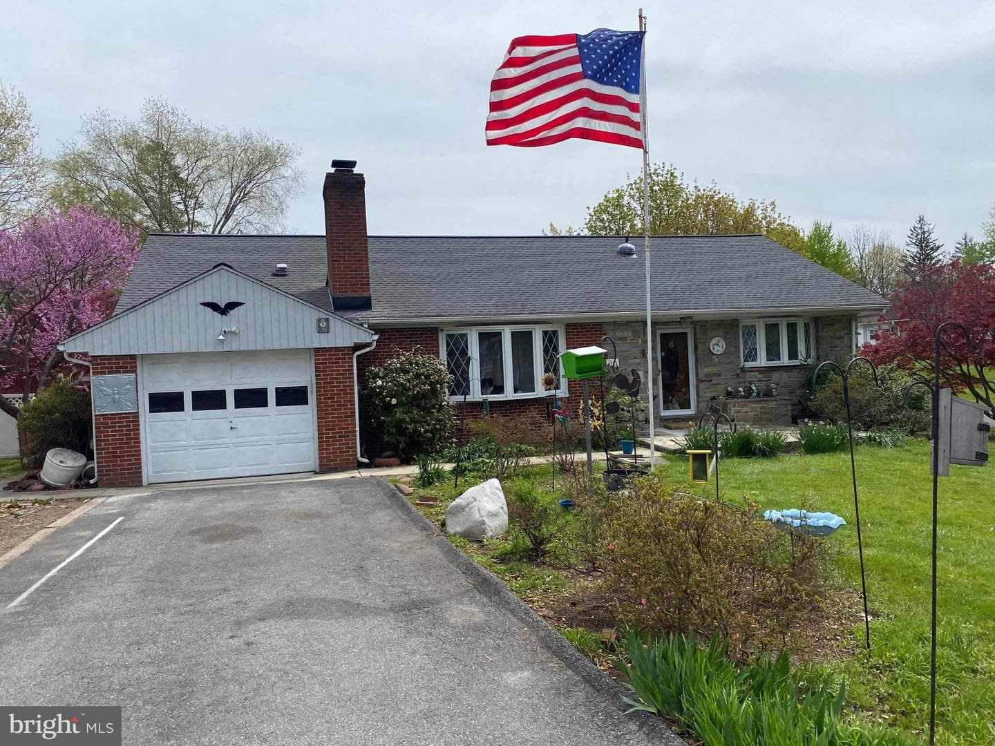 3725 Valley Road photo 2