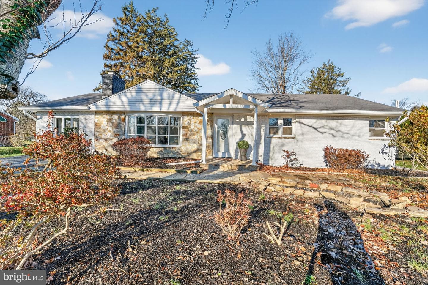 9337 Millbrook Road photo 33