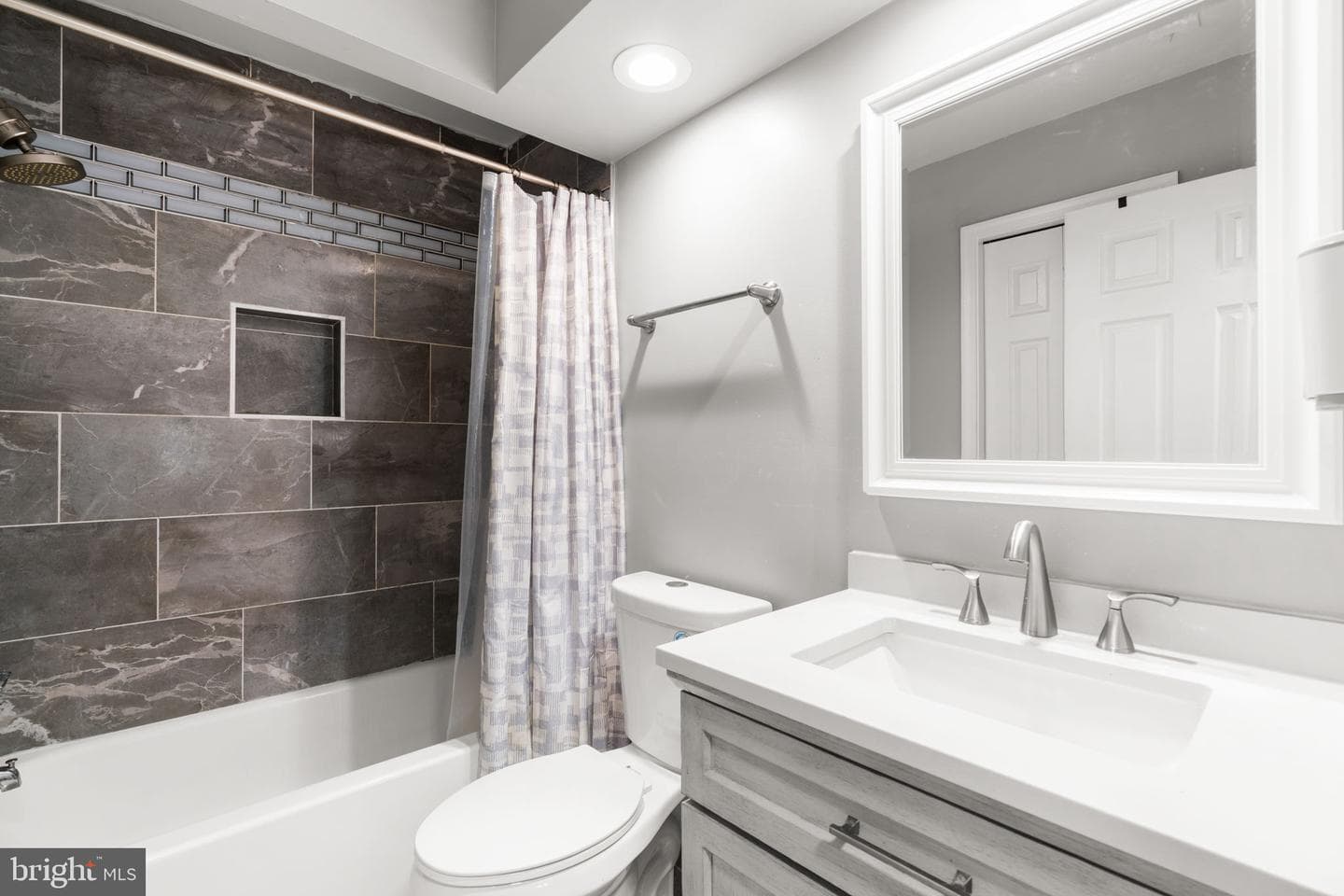 9339 Kendal Circle photo 15