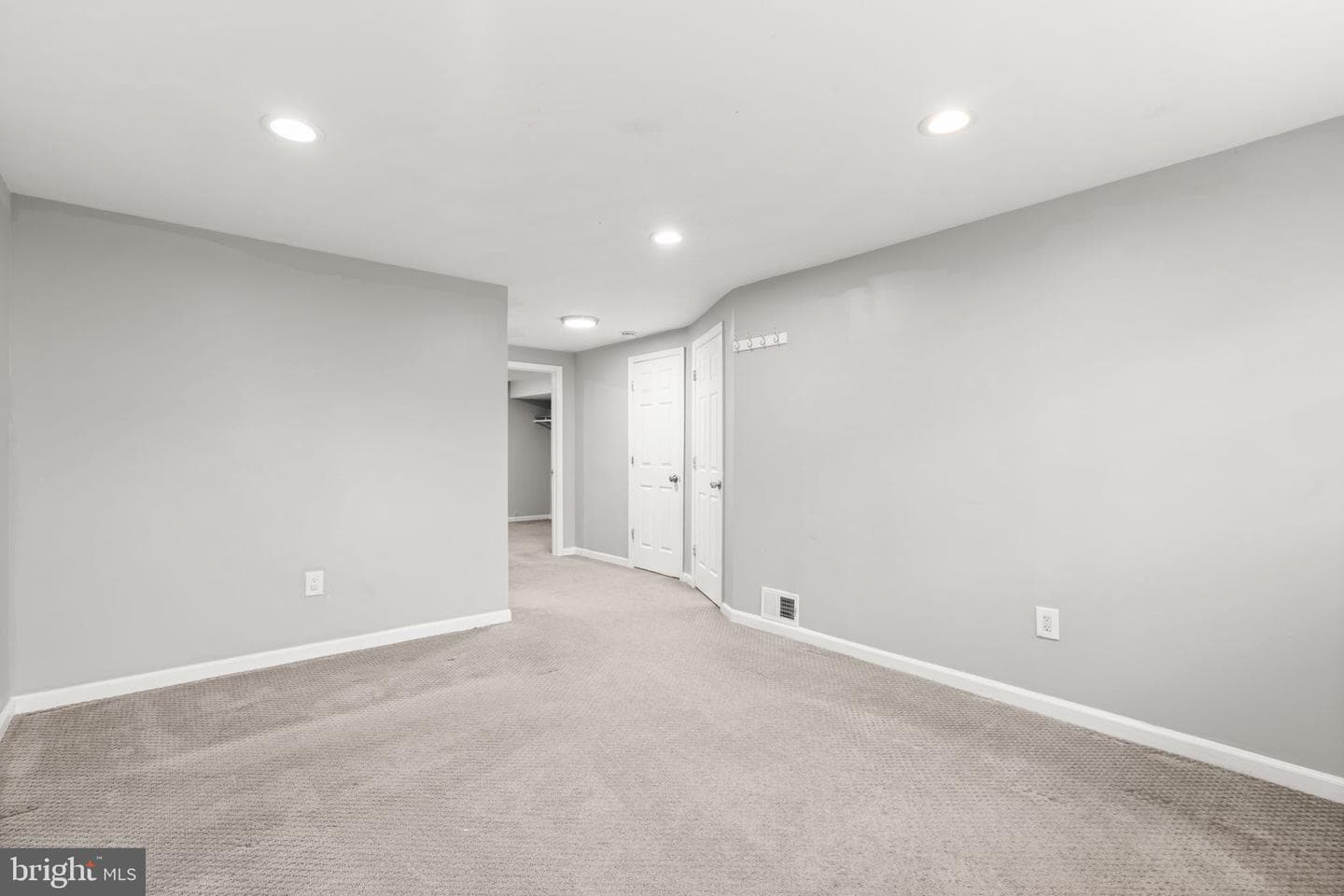 9339 Kendal Circle photo 24
