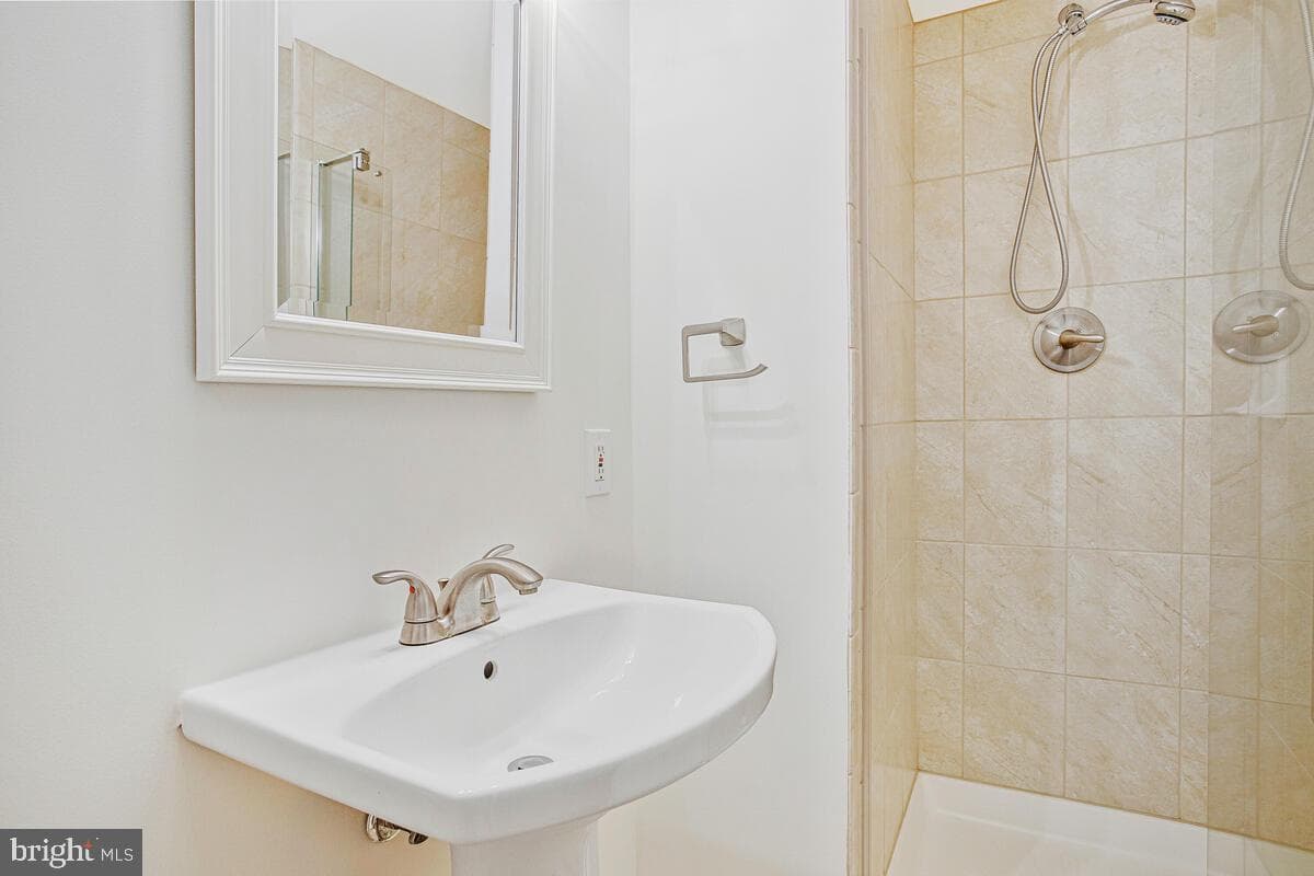 8356 Mary Lee Lane photo 34