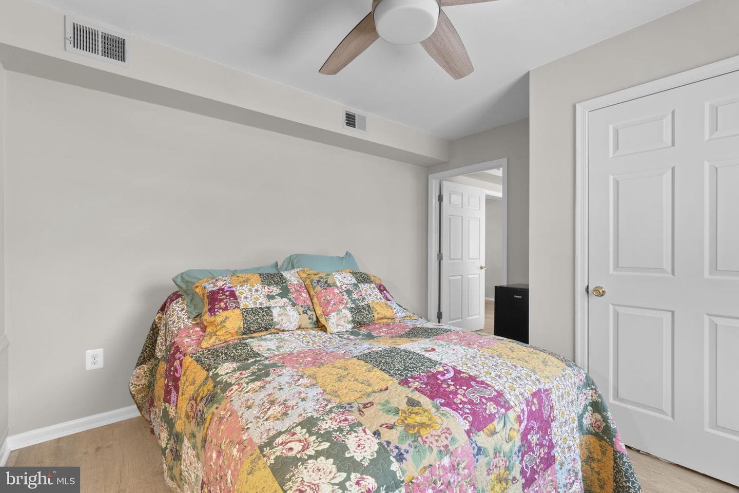 6878 Happyheart Lane photo 15