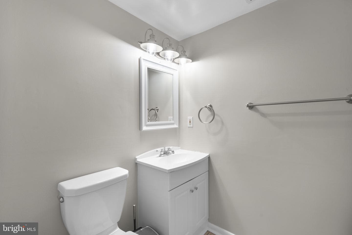 6878 Happyheart Lane photo 18
