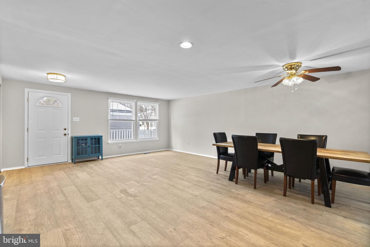 6878 Happyheart Lane photo 4
