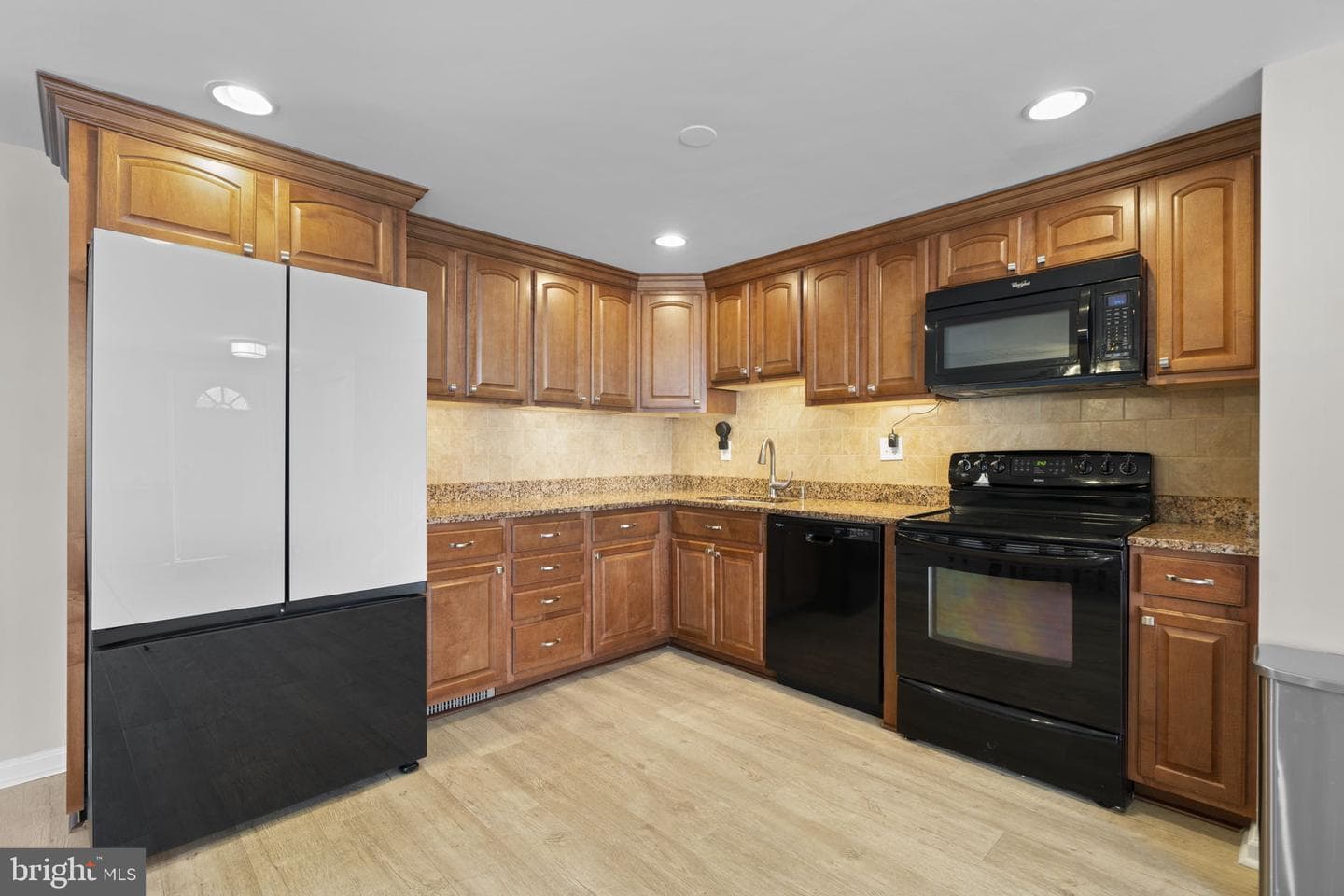 6878 Happyheart Lane photo 7