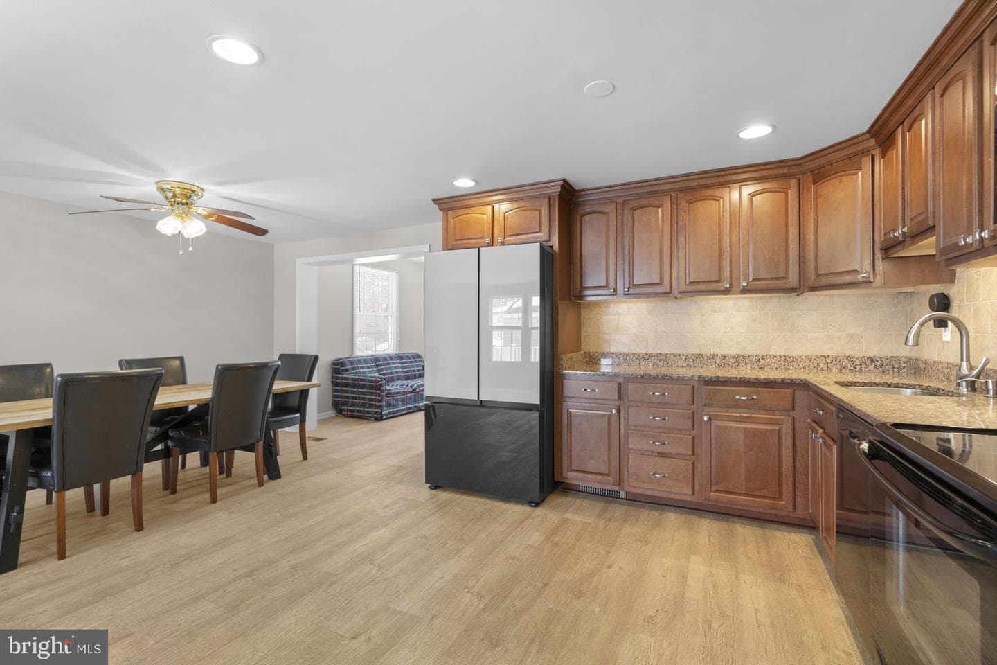 6878 Happyheart Lane photo 9