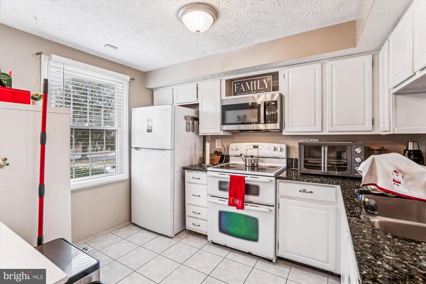 8251 Mary Lee Lane photo 10