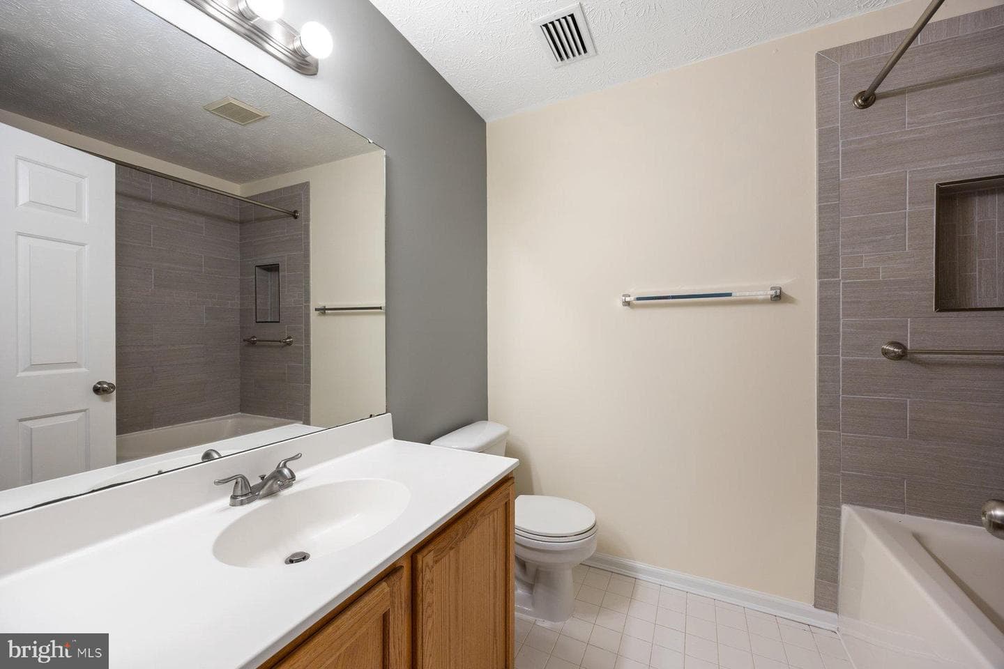 9519 Oakhurst Drive photo 25