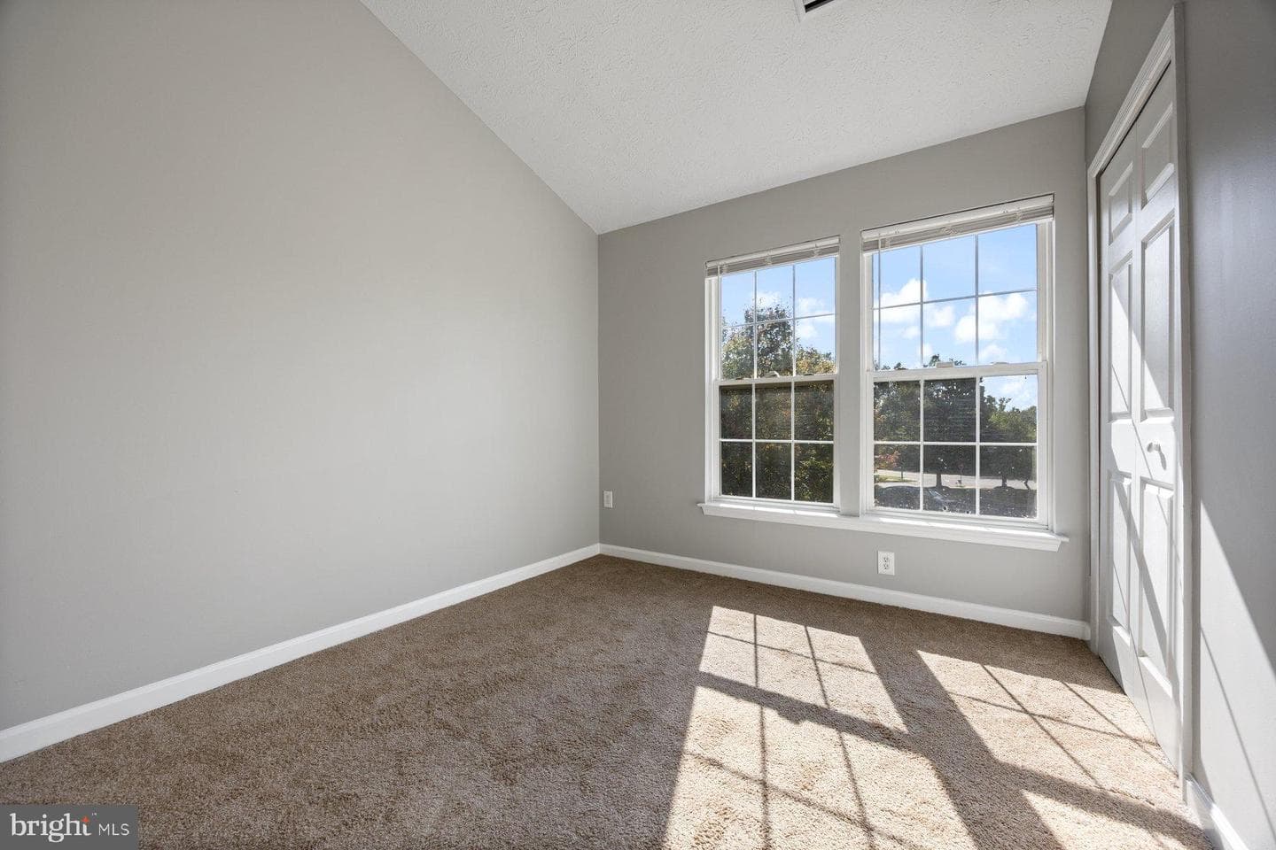 9519 Oakhurst Drive photo 29