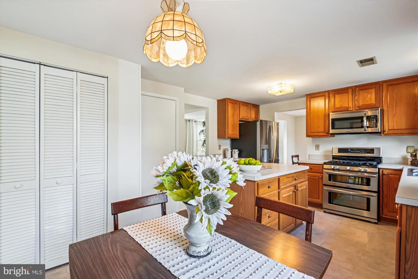 6887 Garland Lane photo 10