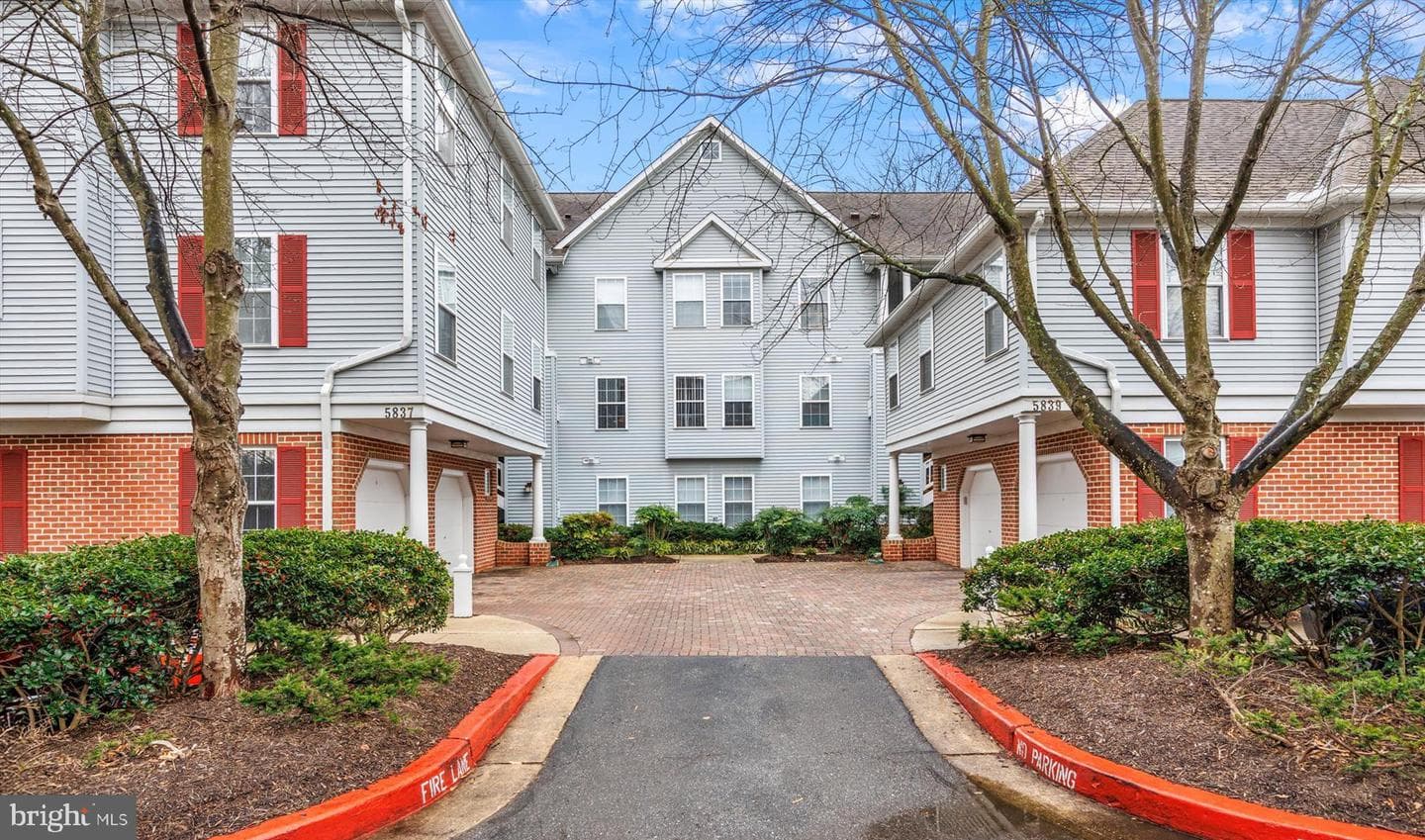 5839 Wyndham Circle #305 photo 1