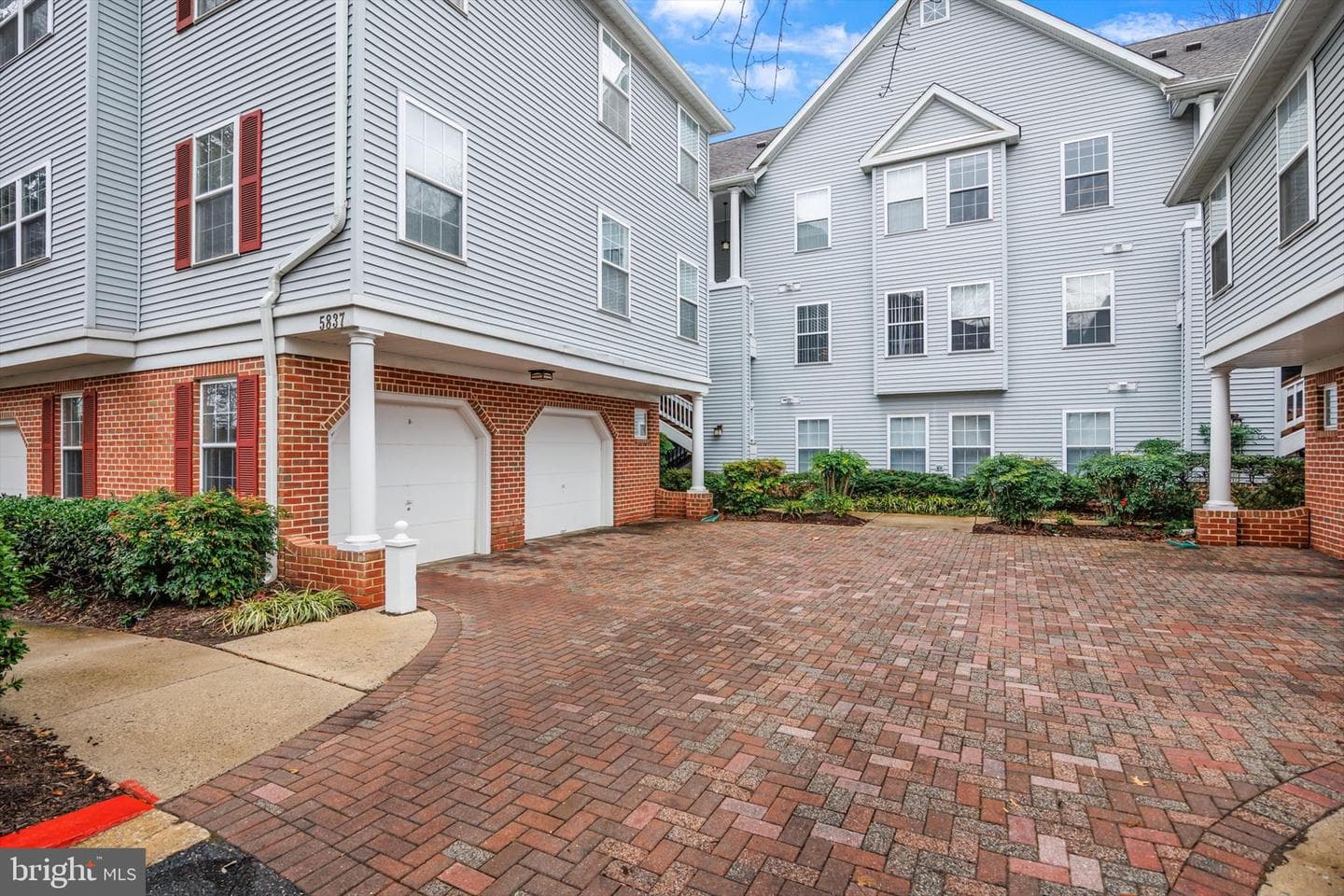 5839 Wyndham Circle #305 photo 2