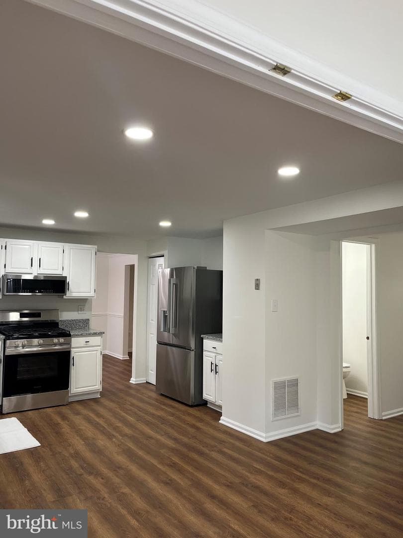 6409 Sewells Orchard Drive photo 11