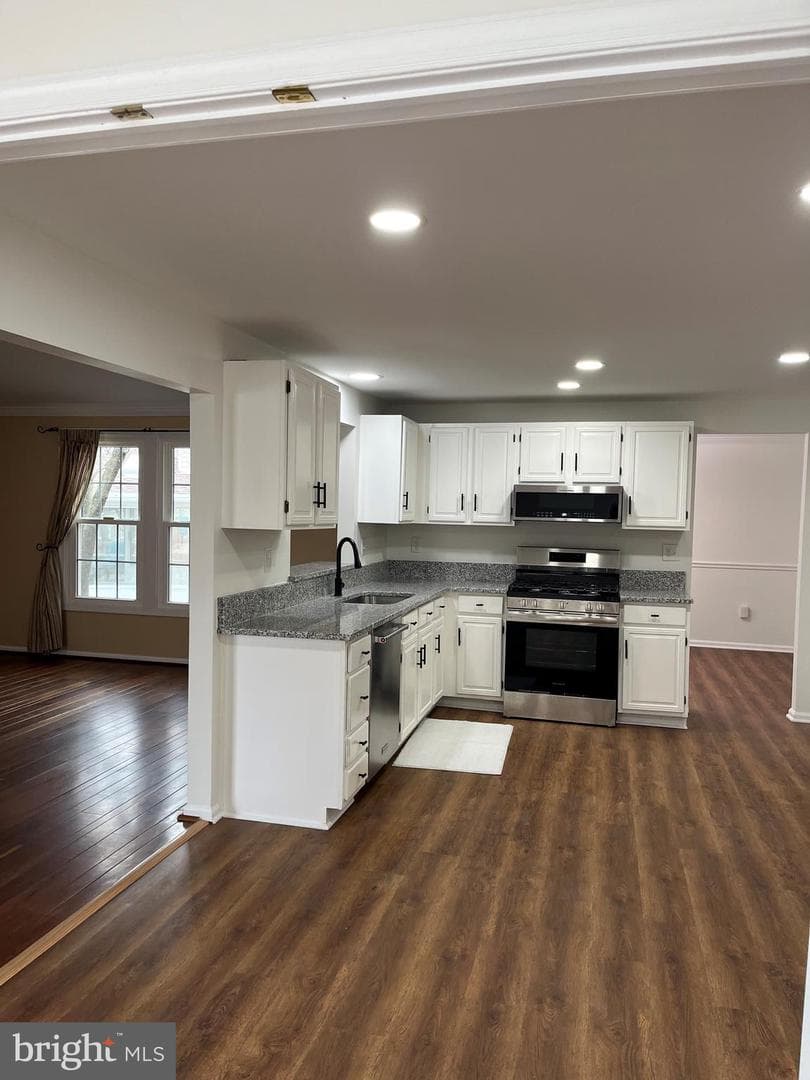 6409 Sewells Orchard Drive photo 12