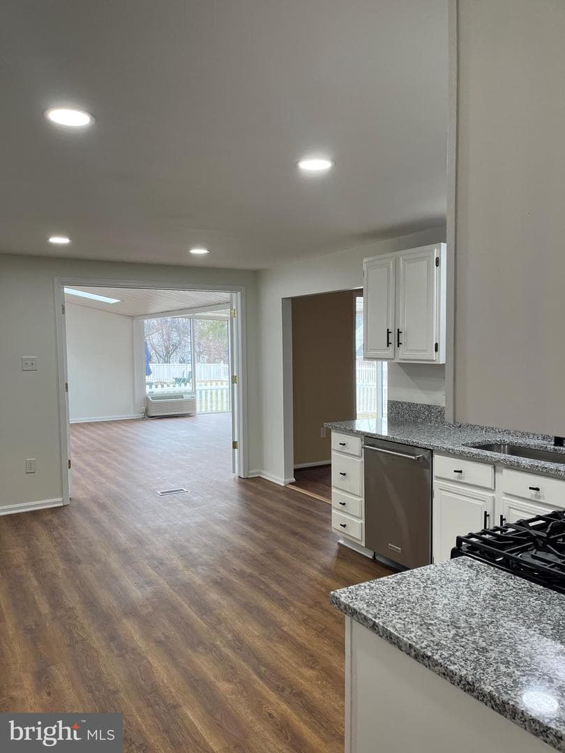 6409 Sewells Orchard Drive photo 5