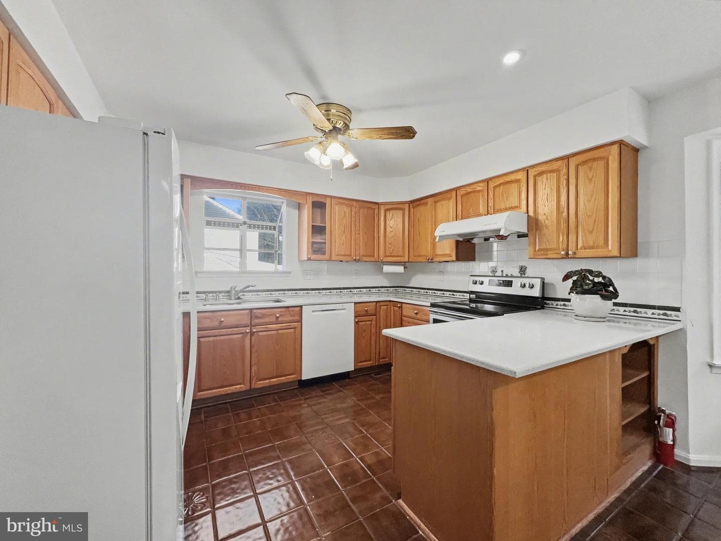 3823 Grosvenor Drive photo 16