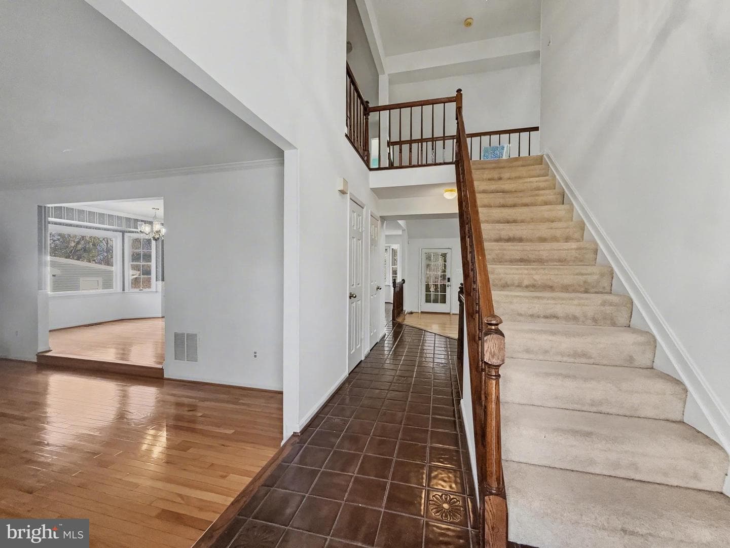 3823 Grosvenor Drive photo 3