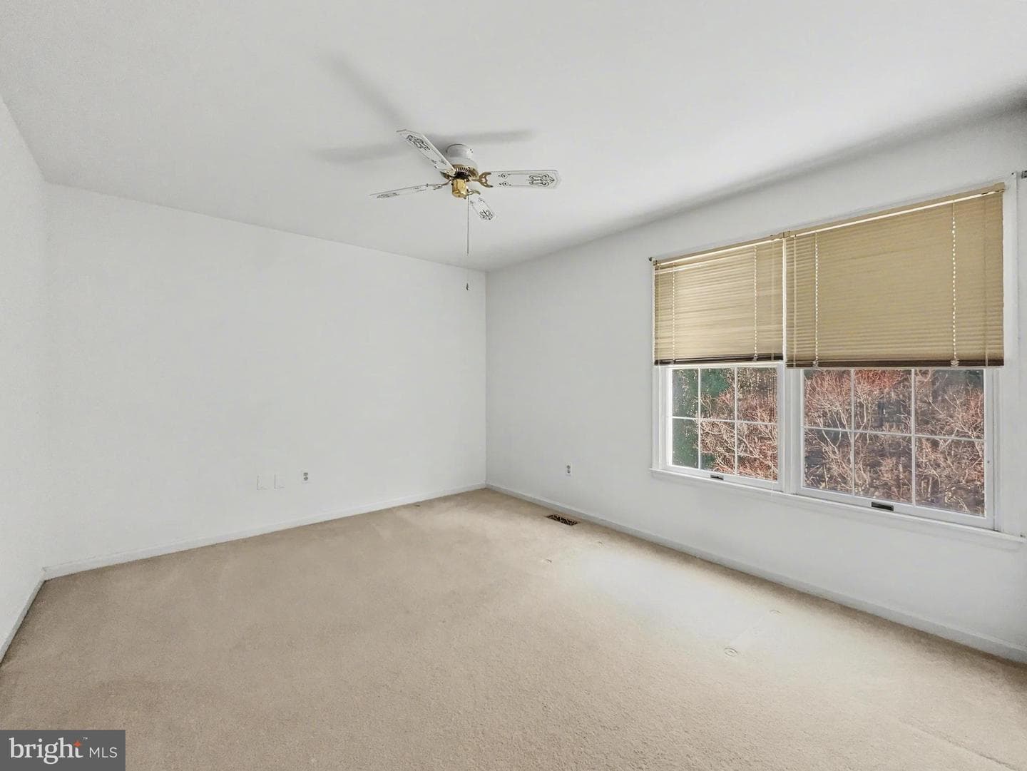 3823 Grosvenor Drive photo 32