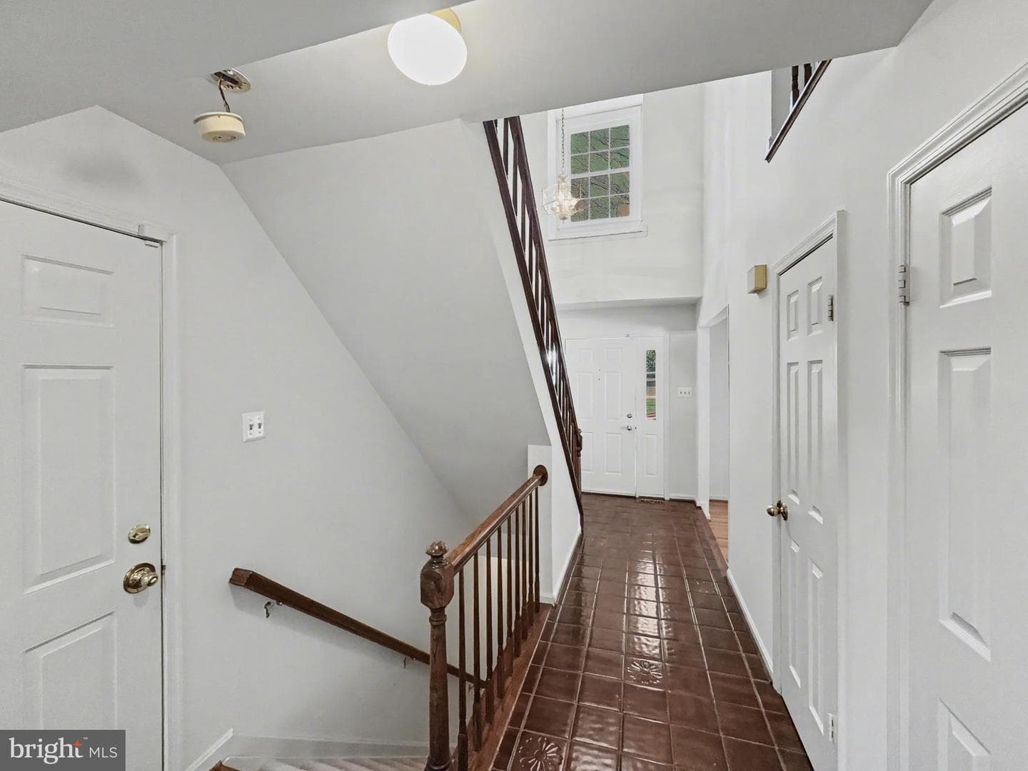 3823 Grosvenor Drive photo 4