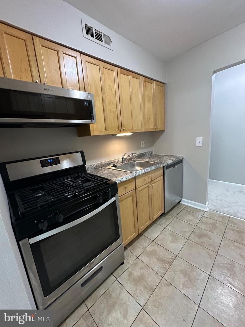 6091 Majors Lane #11 photo 3