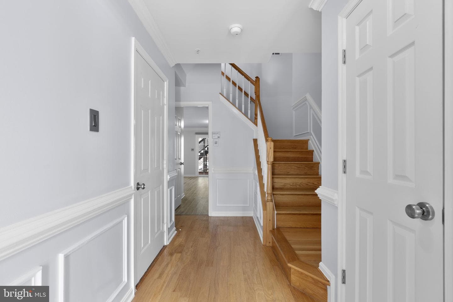 5741 Goldfinch Court photo 2