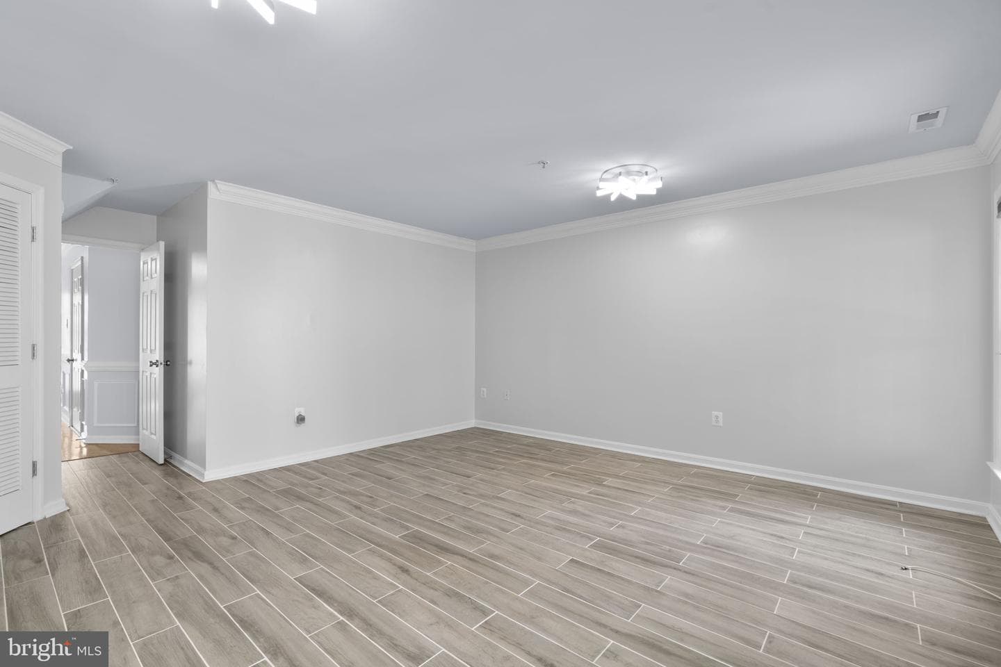 5741 Goldfinch Court photo 38