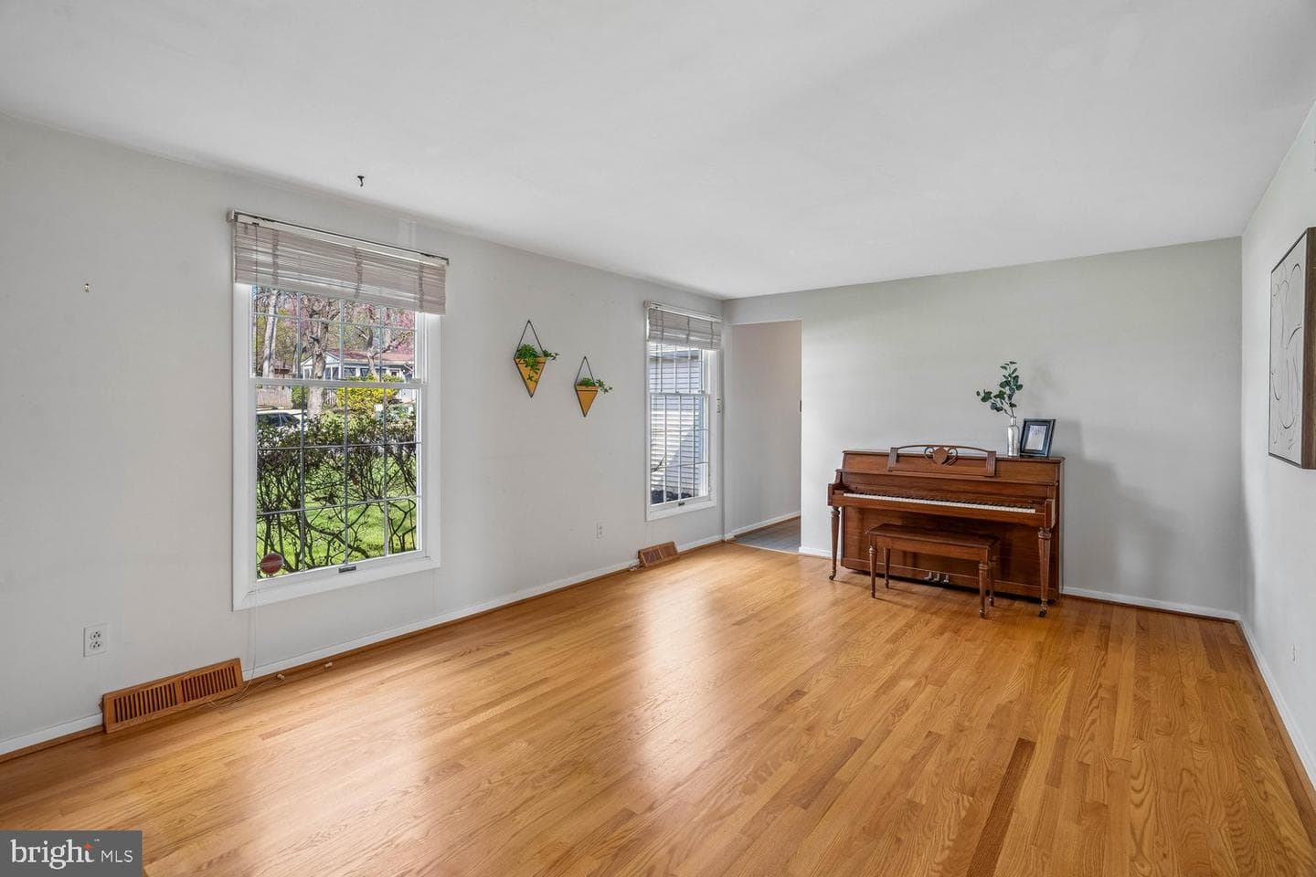5209 Windmill Lane photo 5