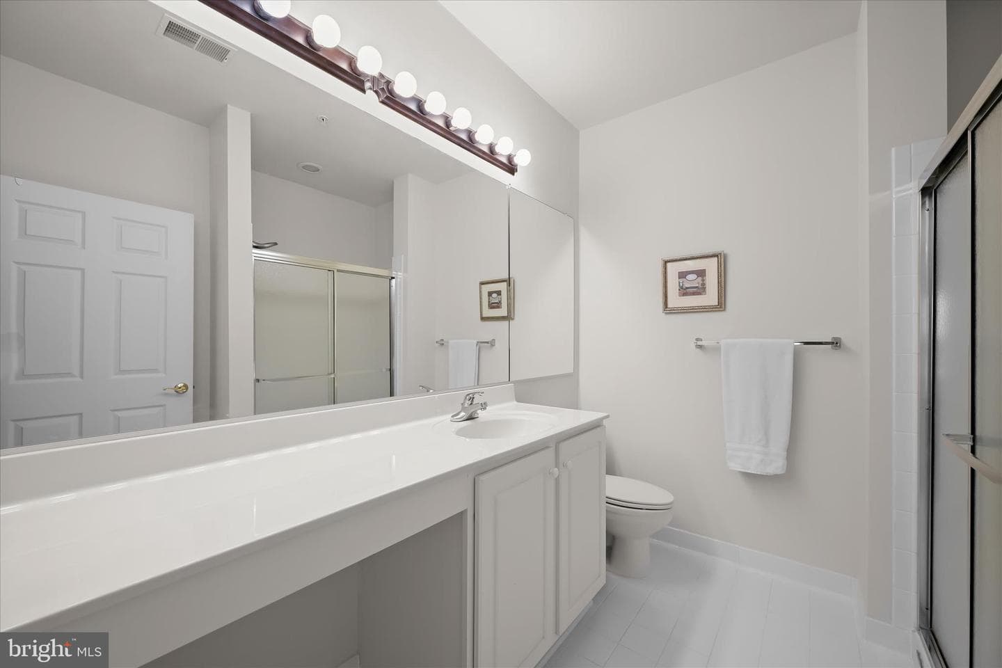 2510 Kensington Garden #301 photo 22