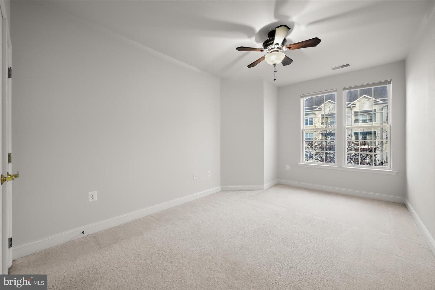 2510 Kensington Garden #301 photo 24
