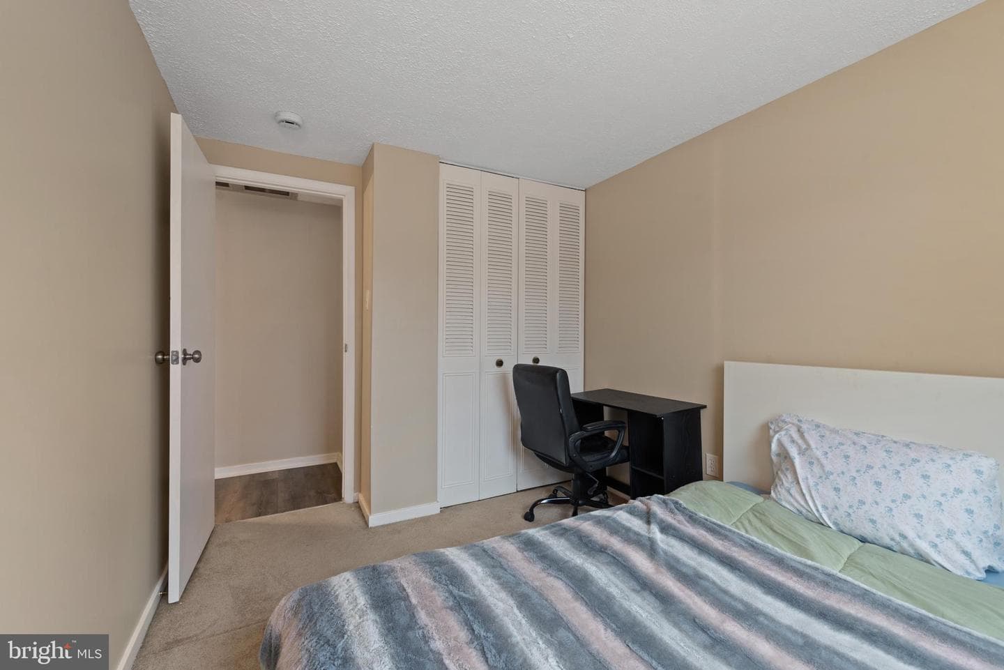 6680 Buttonhole Court photo 19