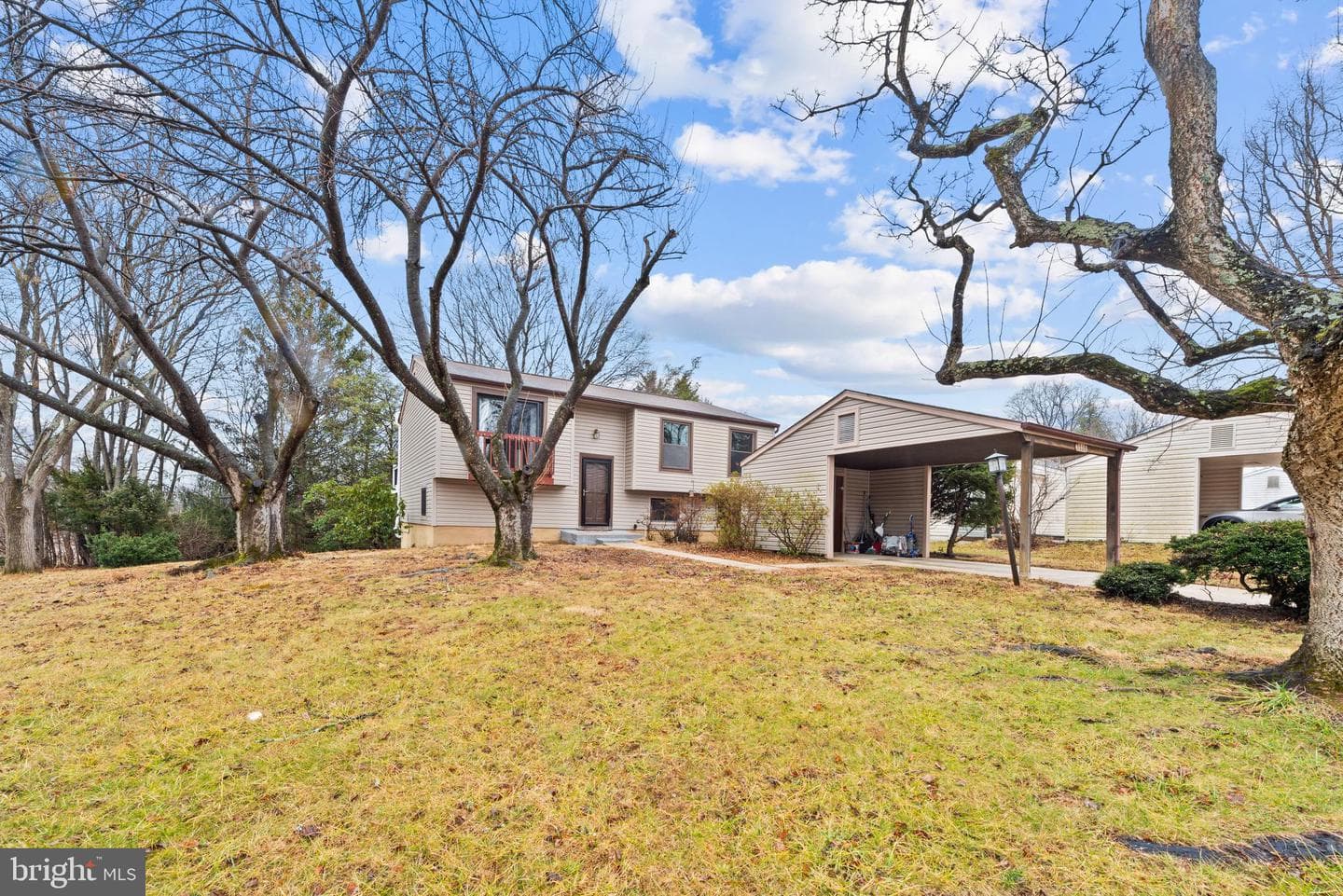 6680 Buttonhole Court photo 2