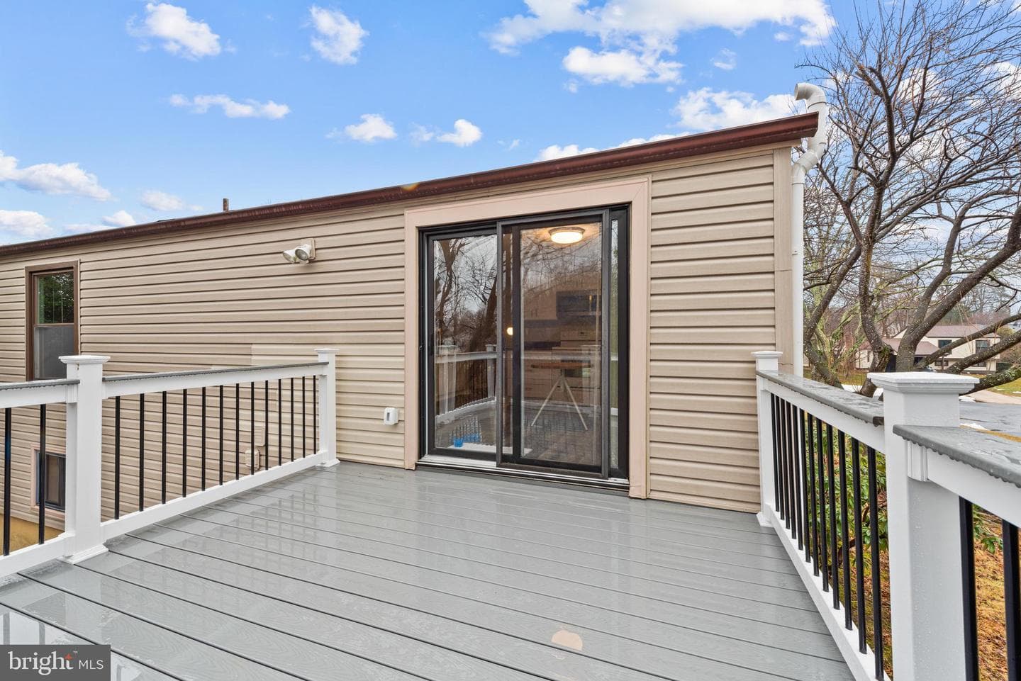 6680 Buttonhole Court photo 29