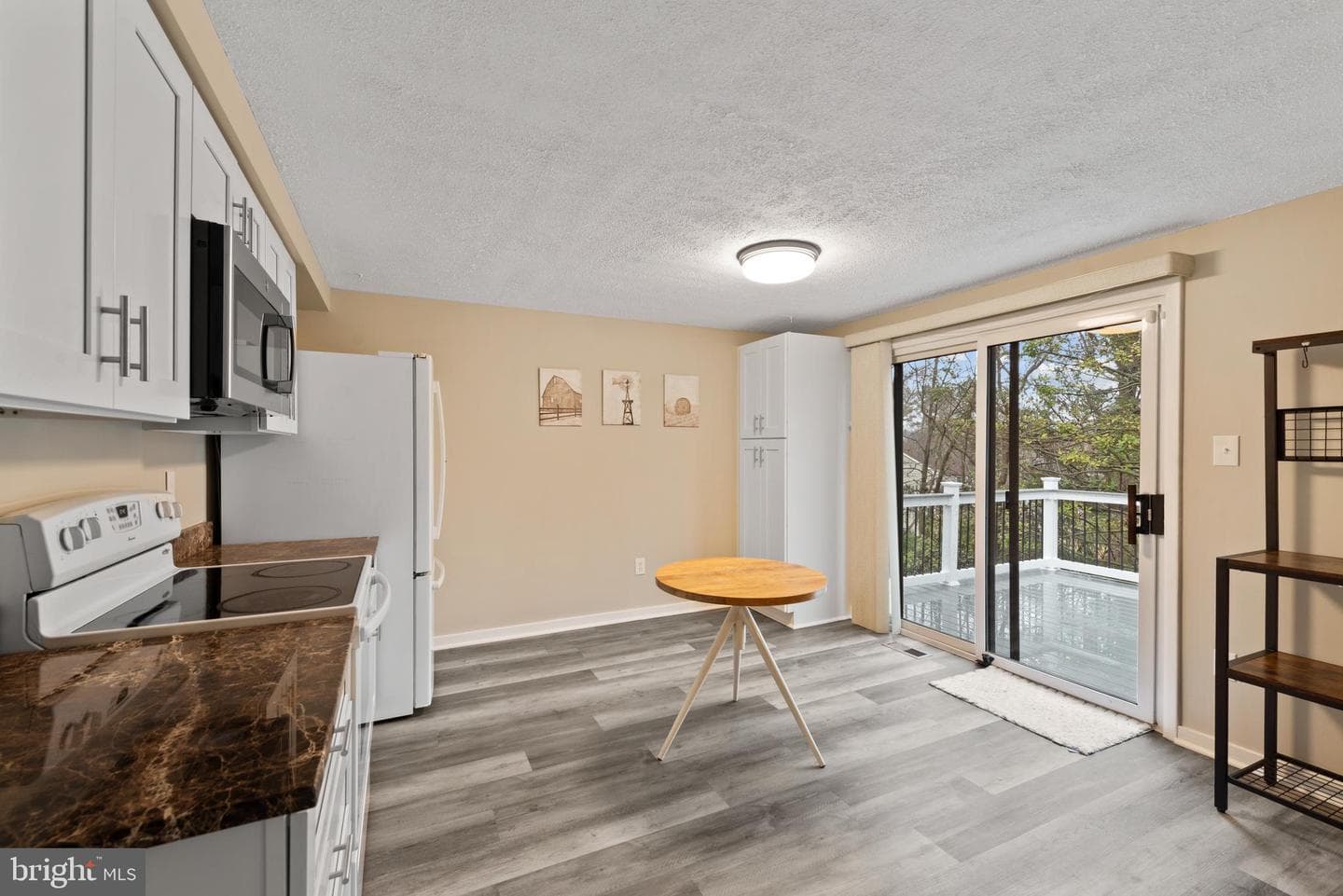6680 Buttonhole Court photo 7