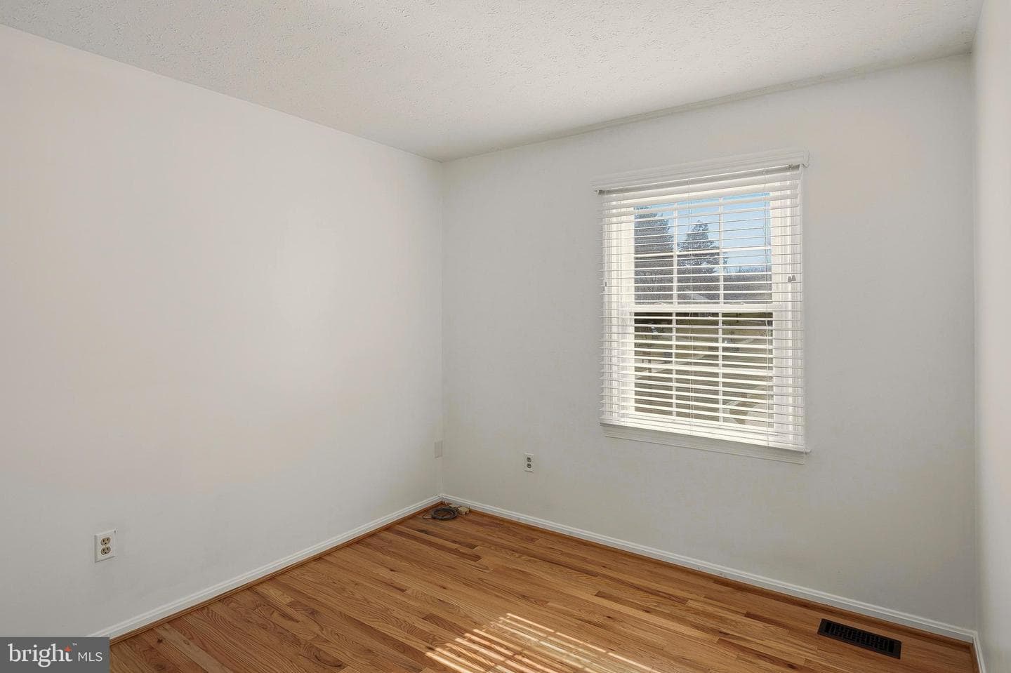 8416 Braddock Way photo 25