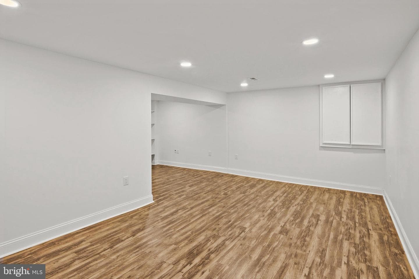 8416 Braddock Way photo 32