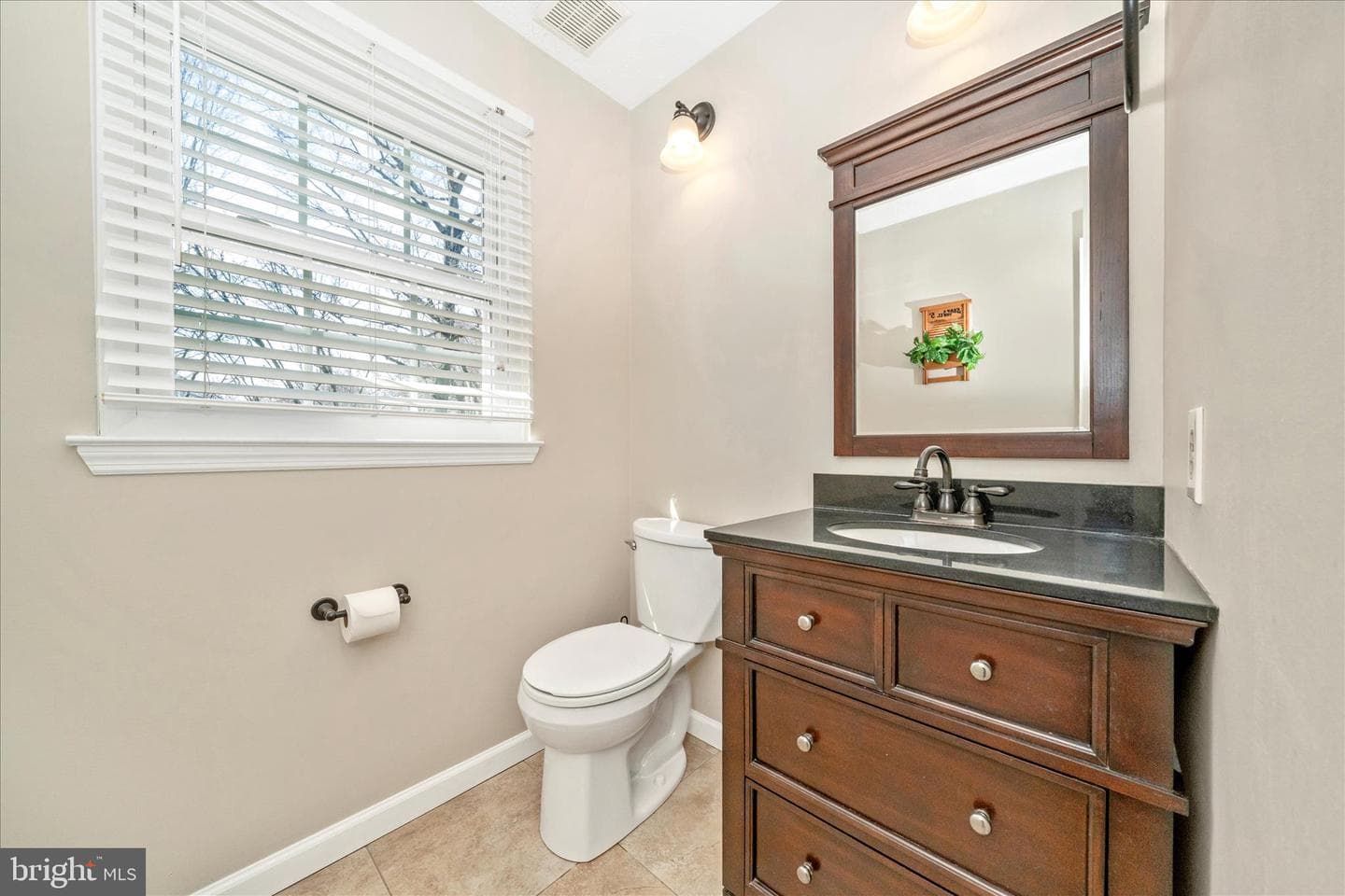 5623 Roundtree Lane photo 18