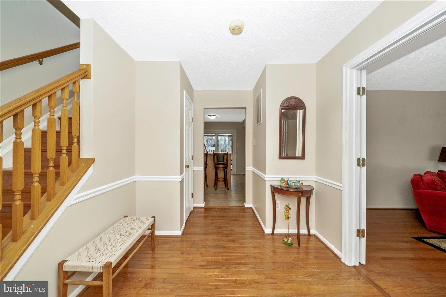 5623 Roundtree Lane photo 4