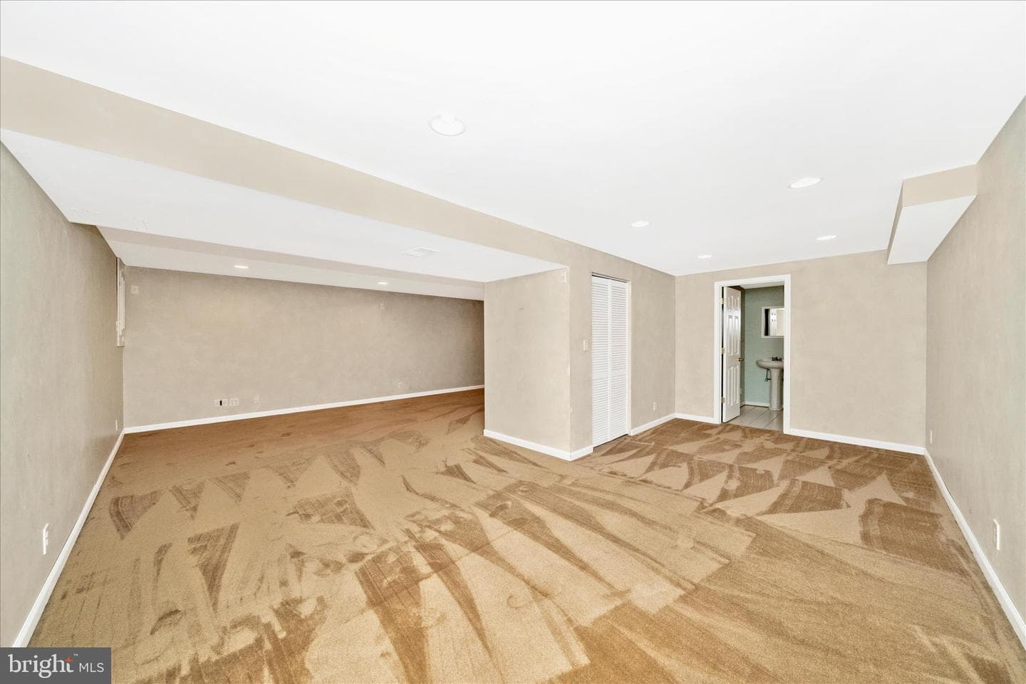 5623 Roundtree Lane photo 40