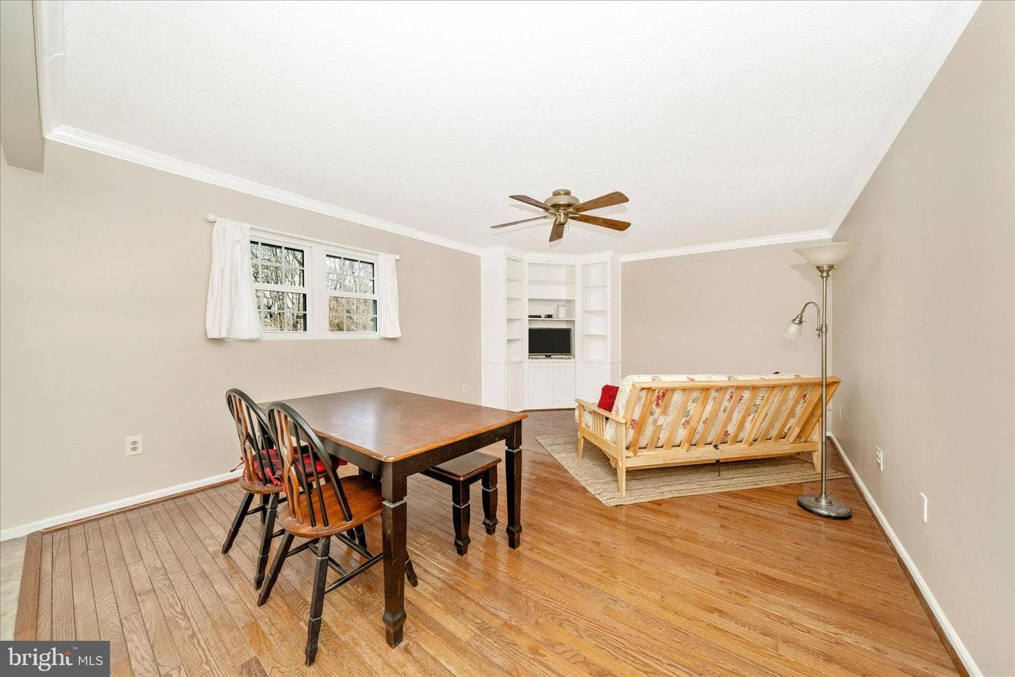 5623 Roundtree Lane photo 8
