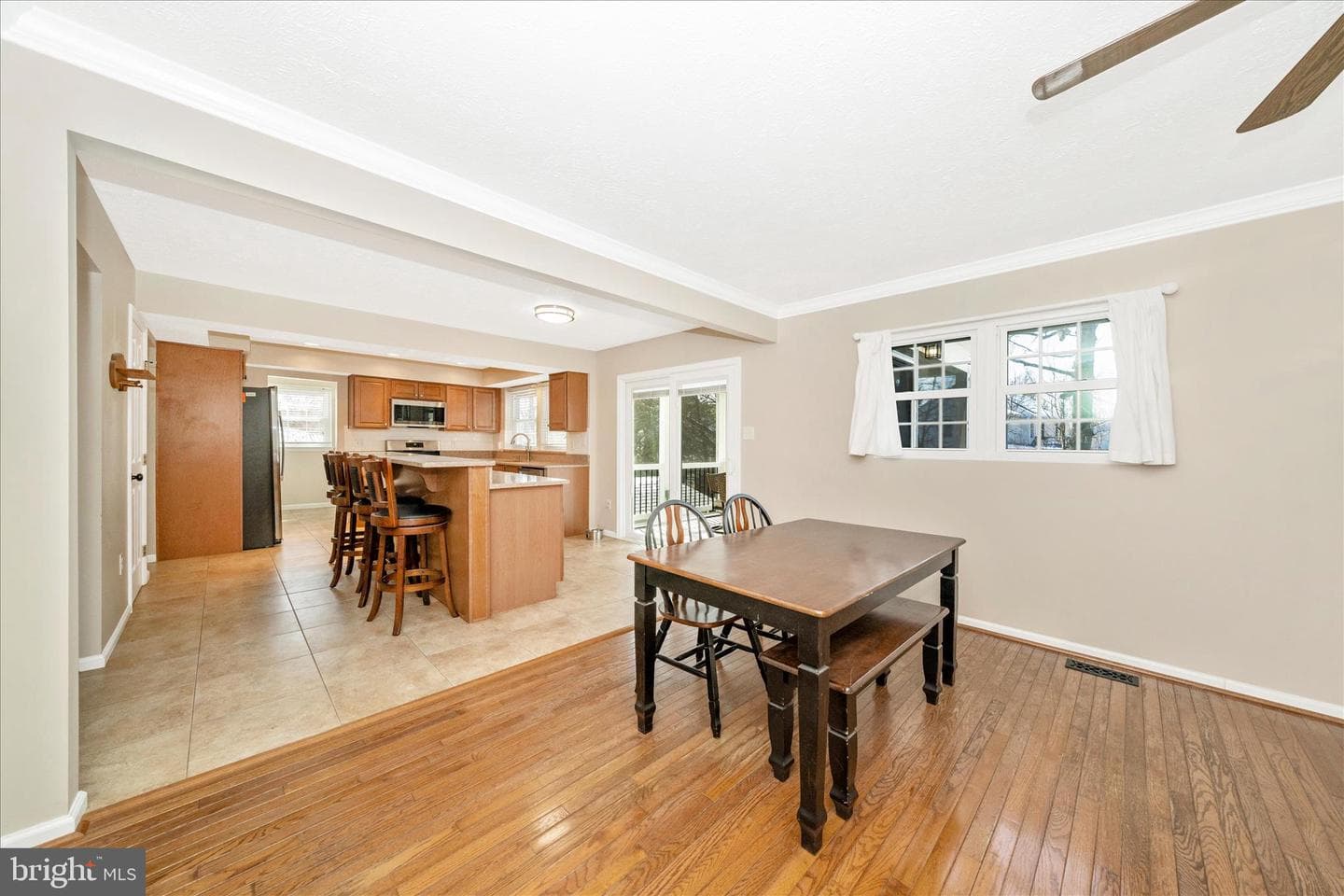 5623 Roundtree Lane photo 9