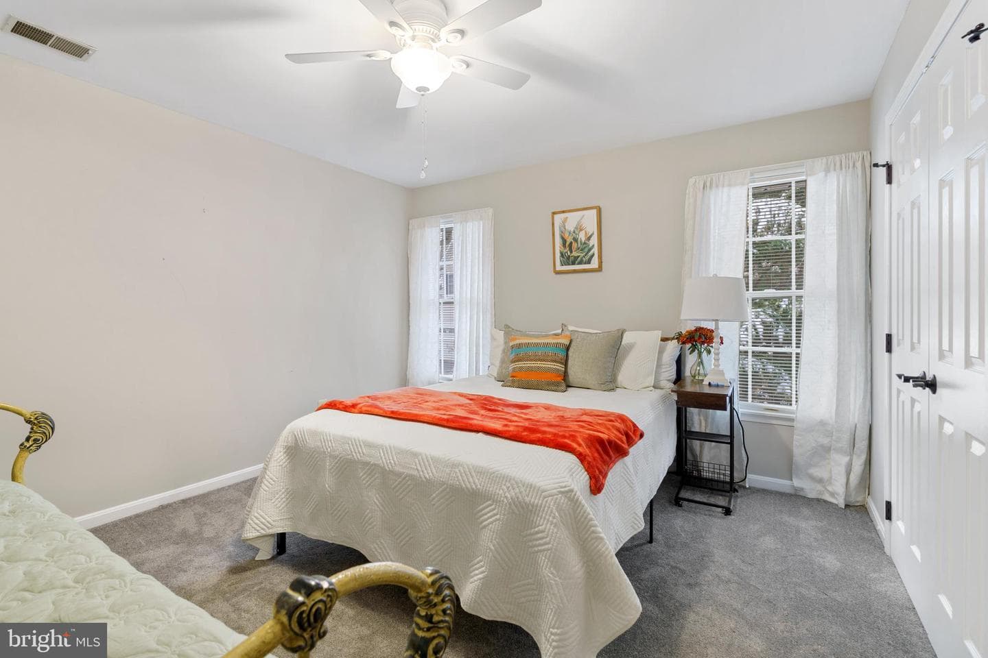 4690 Shelley photo 40