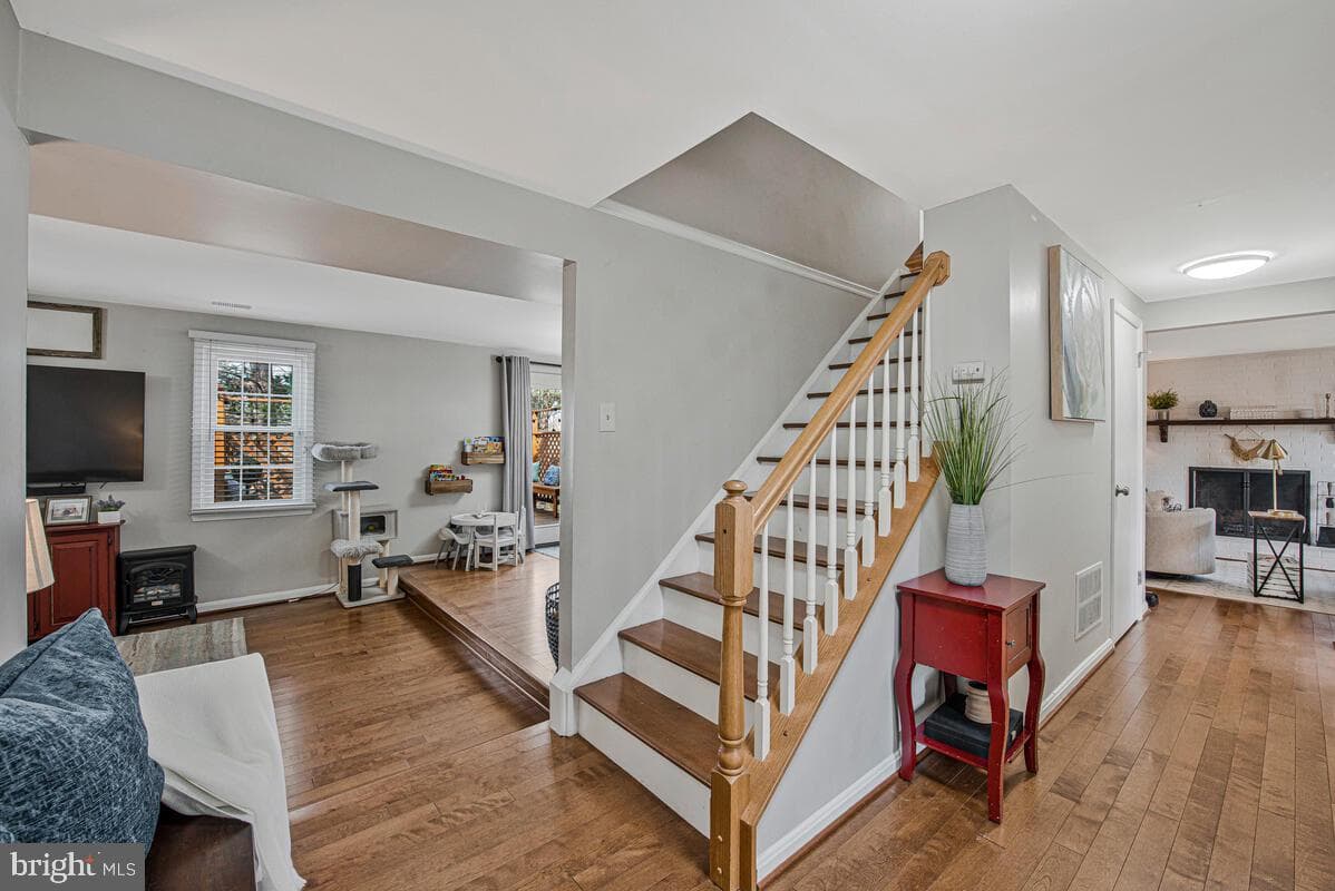 10204 Shaker Drive photo 4