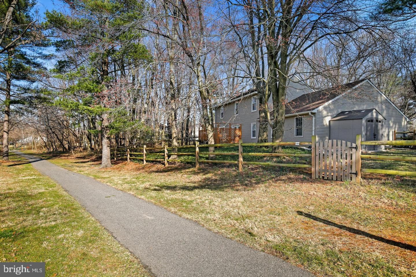 10204 Shaker Drive photo 46