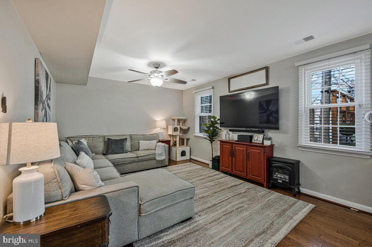 10204 Shaker Drive photo 5