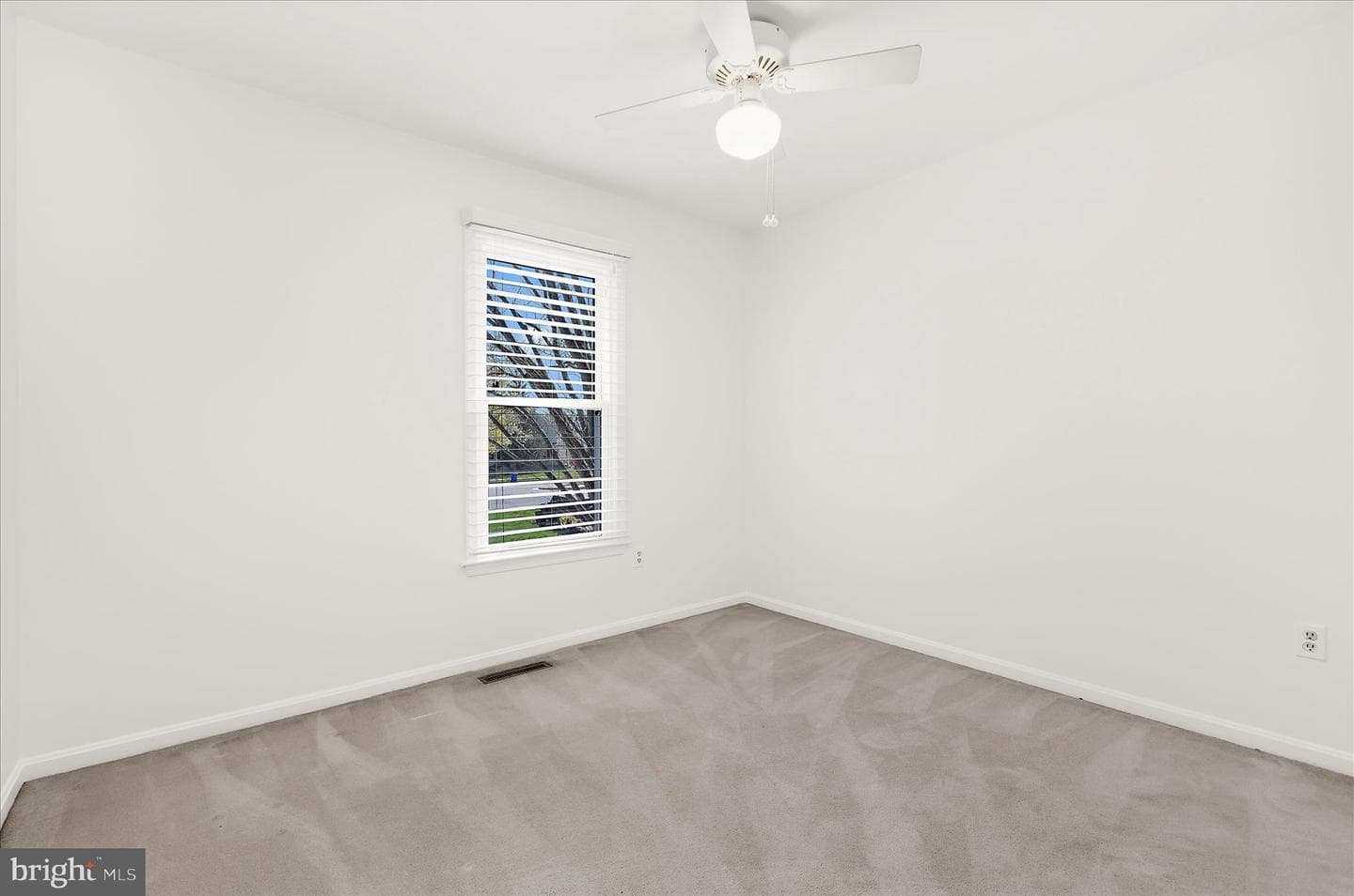 8666 Manahan Drive photo 25
