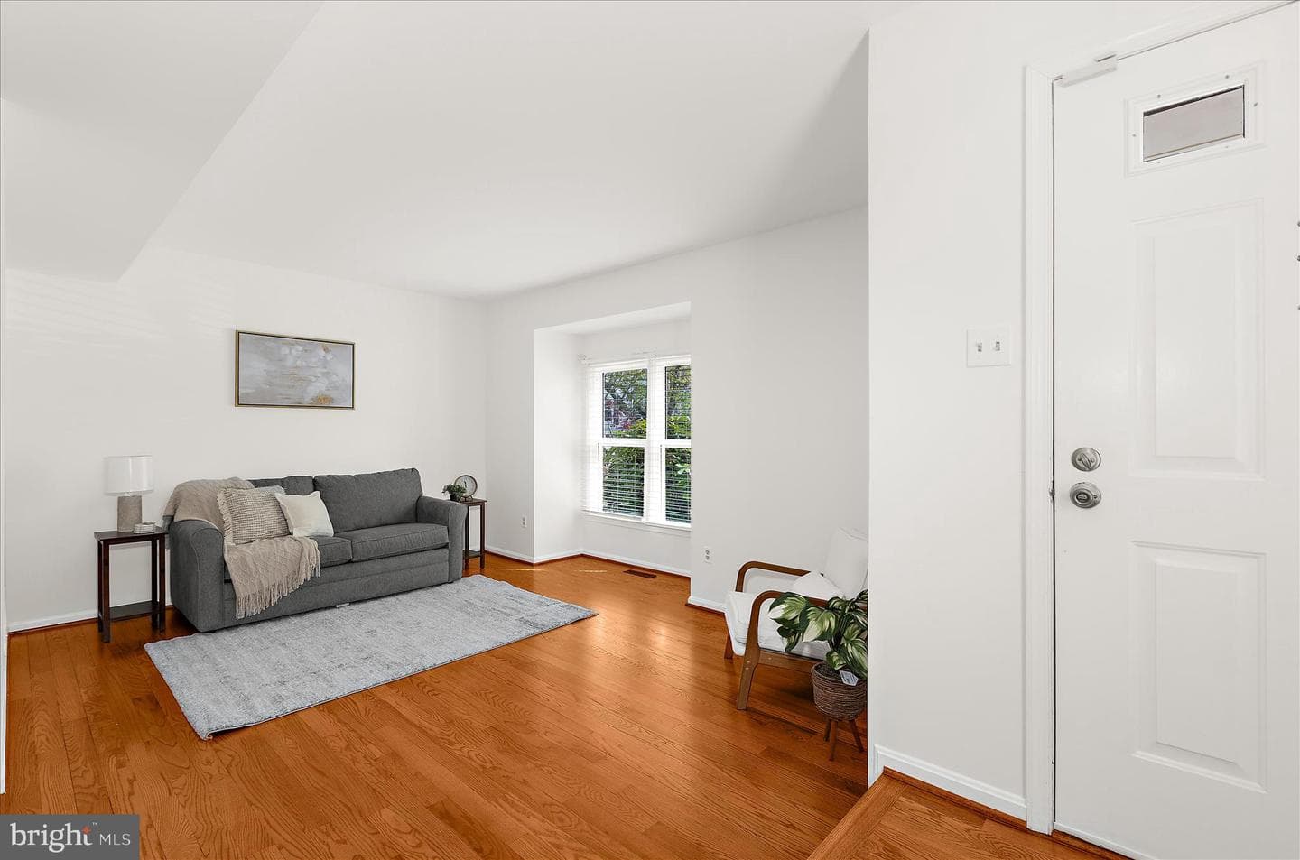 8666 Manahan Drive photo 4